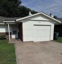 Building Photo - 1411 N Fretz Ave
