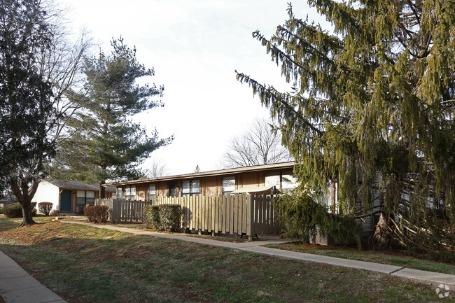 Building Photo - Bradford Place & Ansley Oaks Apartments