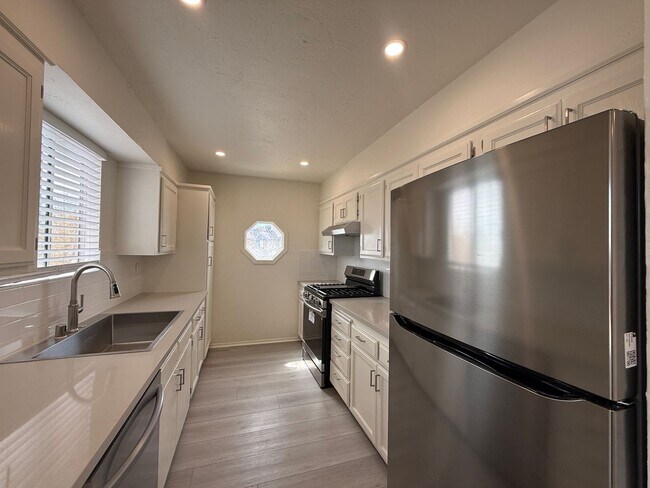 Foto del edificio - 2634 Desert St