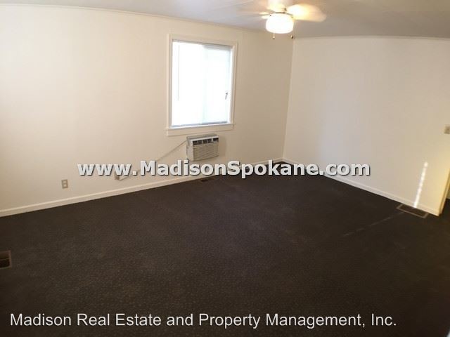 Building Photo - 2 br, 1.5 bath House - 4720 N. Bemis St.
