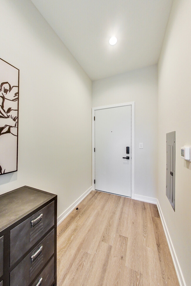 Foto del edificio - 3421 N Ashland Ave
