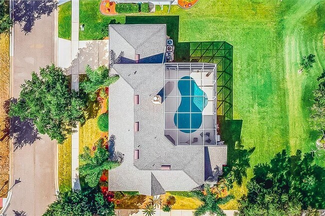 Foto del edificio - 357 Fairway Pointe Cir