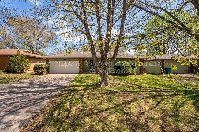 Foto del edificio - 2240 S Kansas Ave