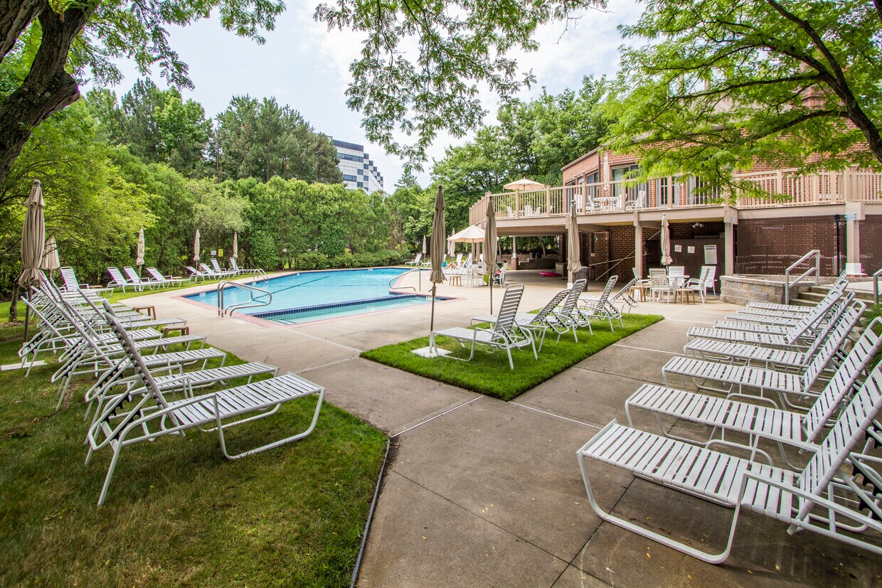 Foto principal - 9 Whitman Ct