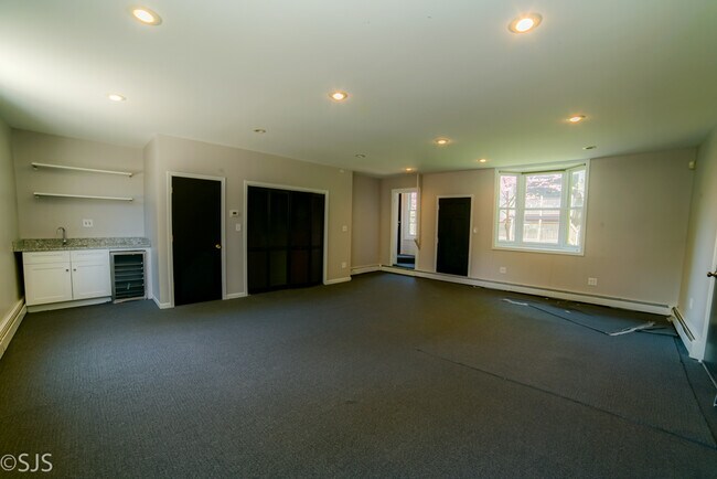 Building Photo - 312 N Euclid Ave