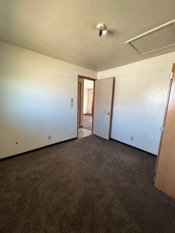 Building Photo - 1006 W Pear Ave