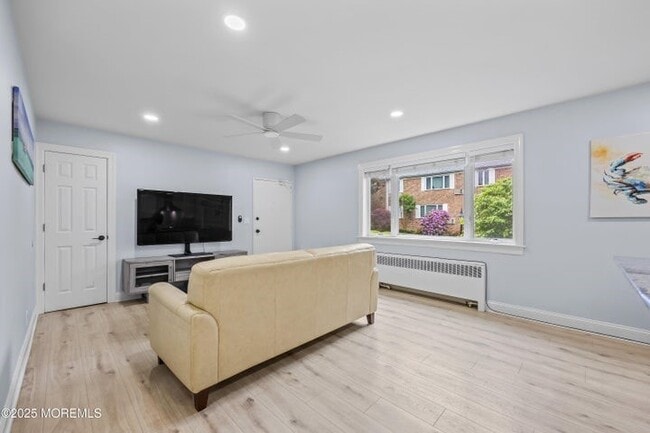 Building Photo - Renovated 2BR Condo
