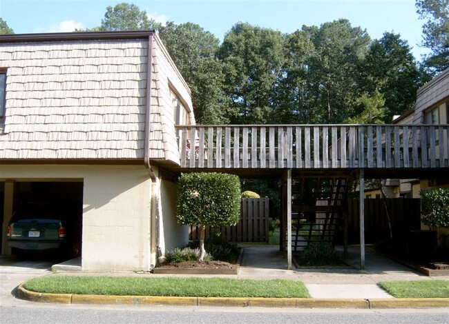 Building Photo - 1654 Monterry Pl