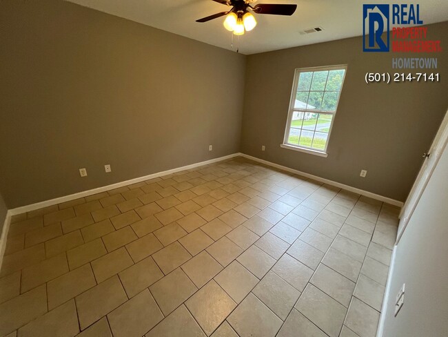 Building Photo - 3909 Tates Mill Rd