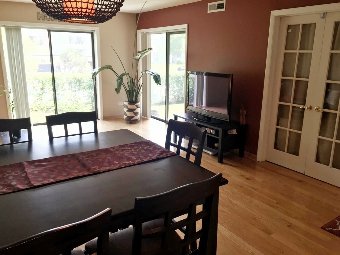 1255 N Sterling Ave Unit 101, Palatine, IL 60067 Condo for Rent in