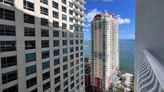 Foto del edificio - 1200 Brickell Bay Dr