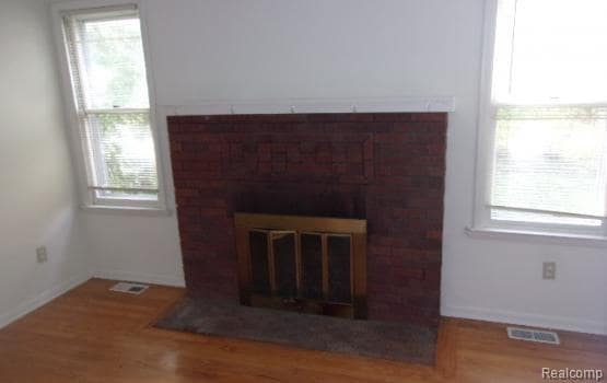 Building Photo - 505 W Lincoln Ave