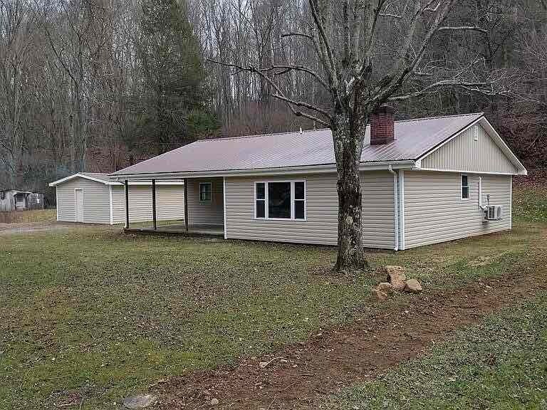 Primary Photo - 332 Currin Valley Rd