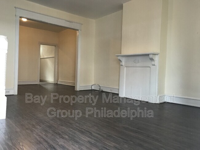 Building Photo - 2152 W Grange Ave