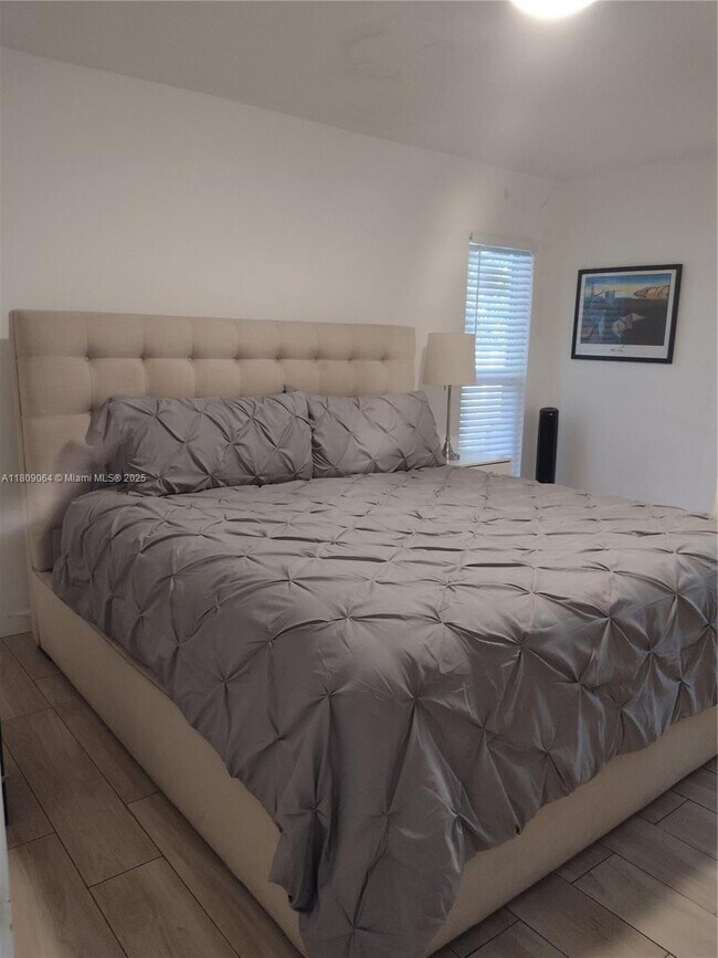 Foto del edificio - 2341 SW 17th Ave
