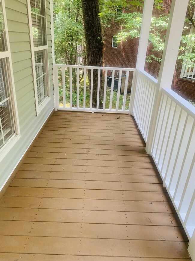 Photo - 517 Lee Cove House