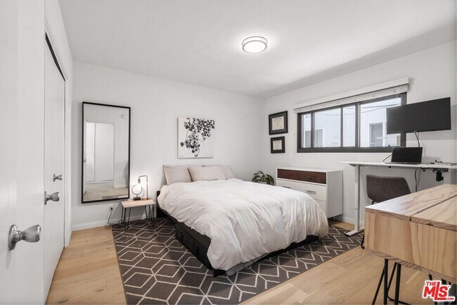 Foto del edificio - 8630 Falmouth Ave