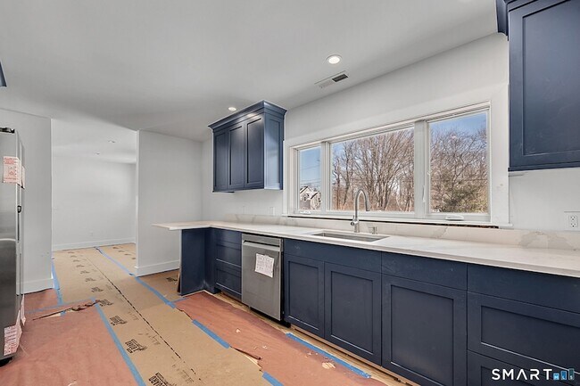 Building Photo - 220 Upper Grassy Hill Rd