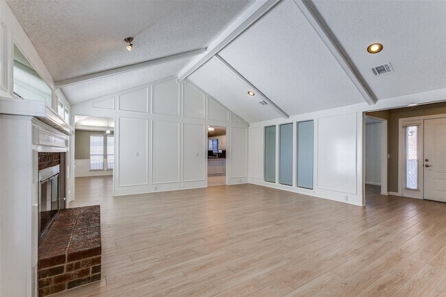 Foto del edificio - 4444 Hartford Dr