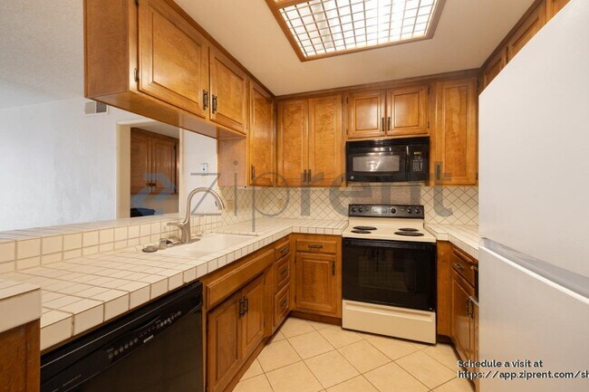 Foto del edificio - 750 State St