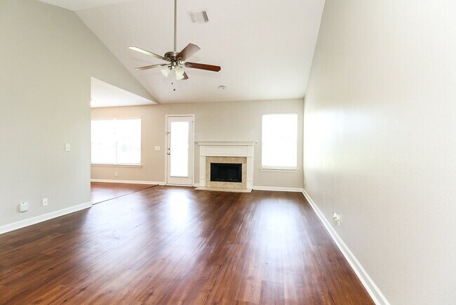 Foto del edificio - 7045 S Hampton Blvd