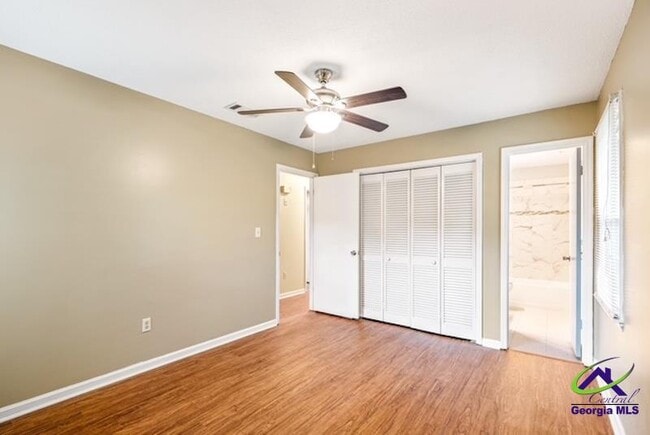 Building Photo - 105 Meriwood Dr