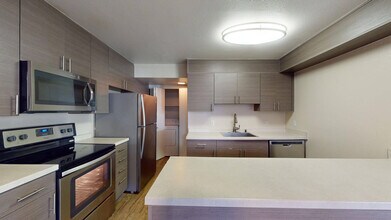 Interior Photo - 27 Seventy Five Mesa Verde