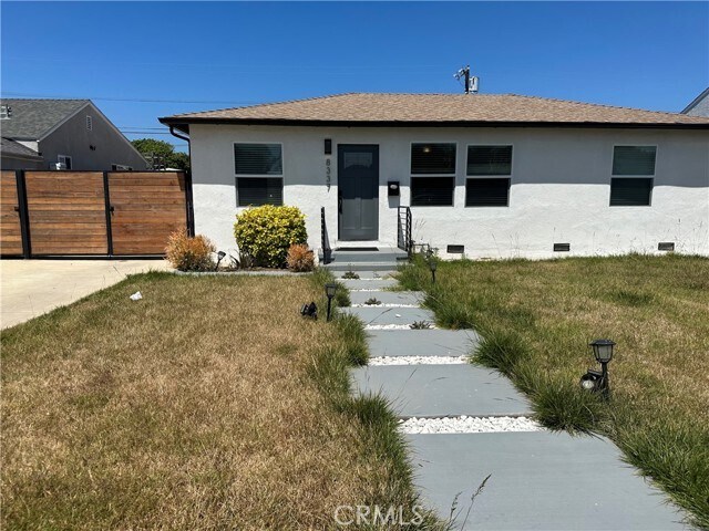 Foto principal - 8337 Belford Ave