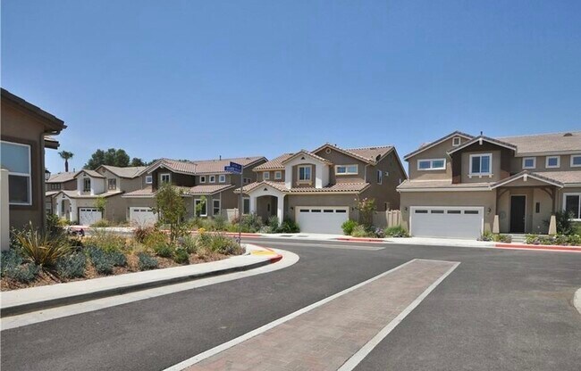 Building Photo - 7727 N Stagg Ln