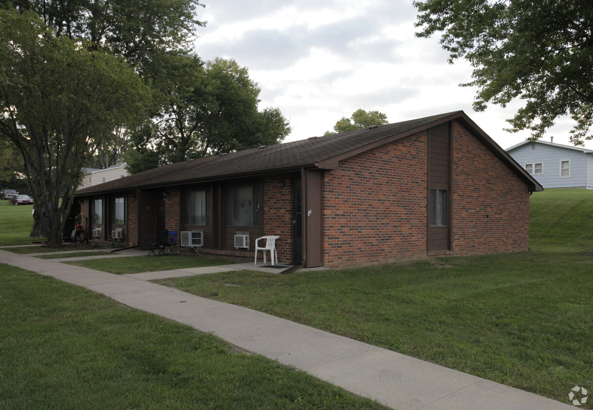 Building Photo - Hawkeye Apartments