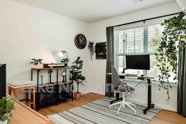 Foto del edificio - 2880 Sherrills Strm Dr