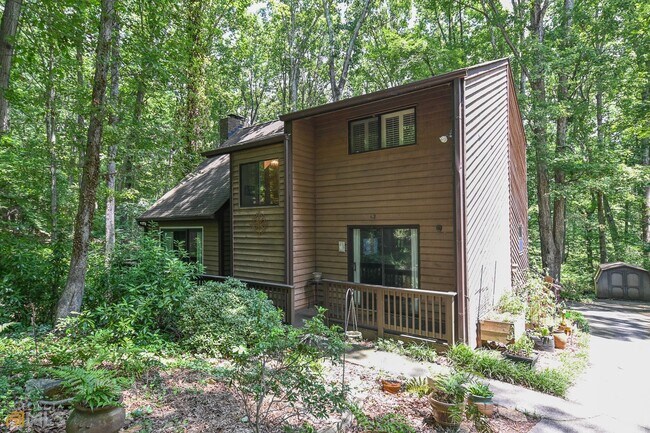 Photo - Spacious 3-Bedroom Home on Private Lot in ...