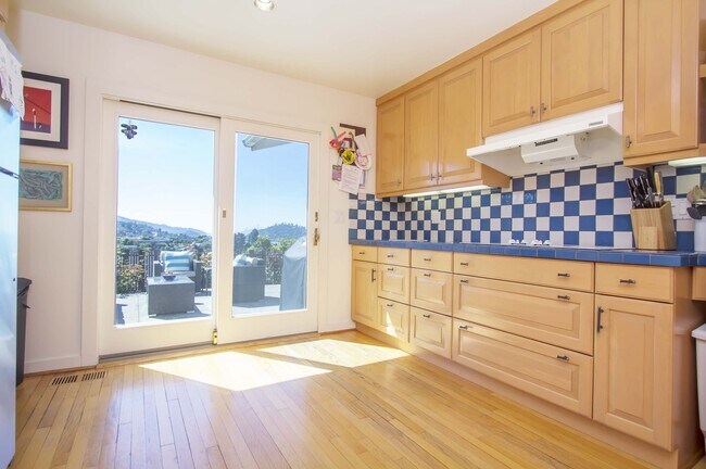 Building Photo - New: Stunning Bay and Bridge Views 3Bed & Office -Bushell Homes