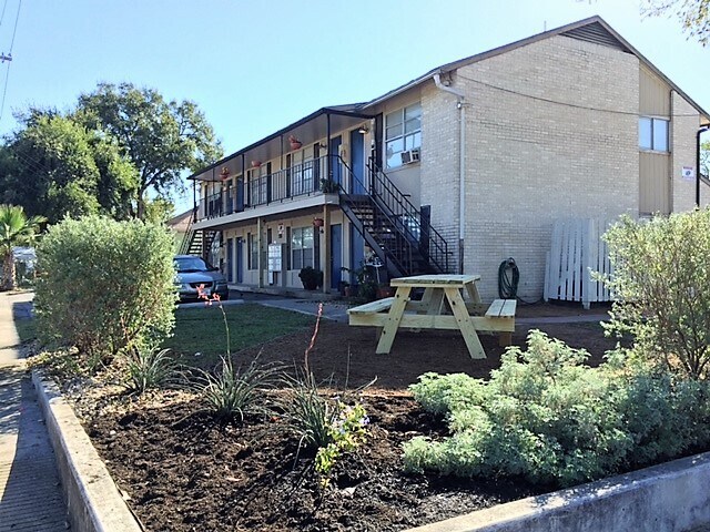 Foto principal - 200 E Courtland Pl