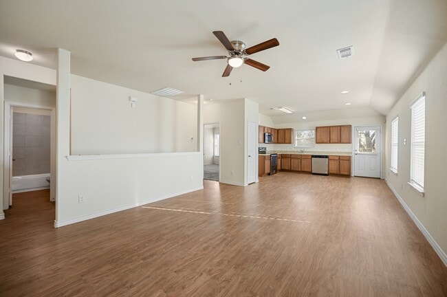 Building Photo - 3408 Robin Rd