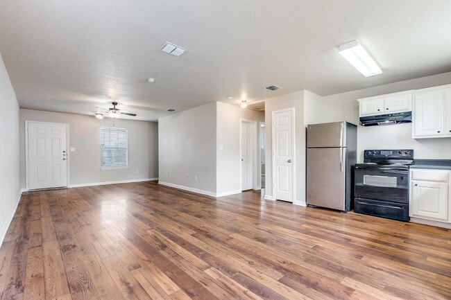 Building Photo - Charming 2- Bedroom in Canyon Crossing