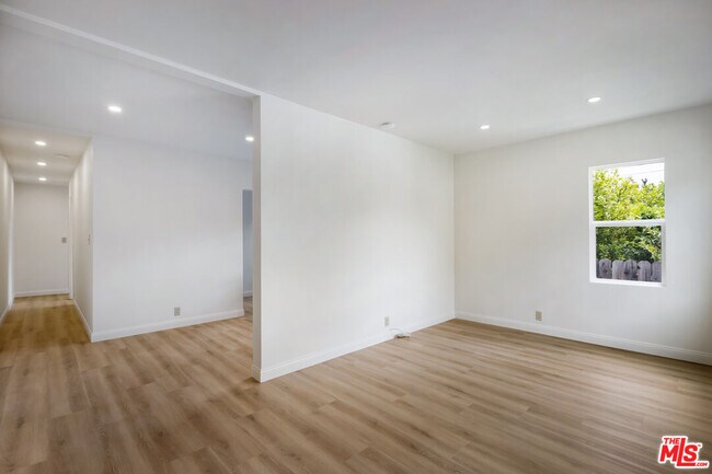 Foto del edificio - 1720 N Ave 45