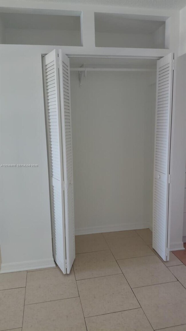 Foto del edificio - 7897 Golf Cir Dr