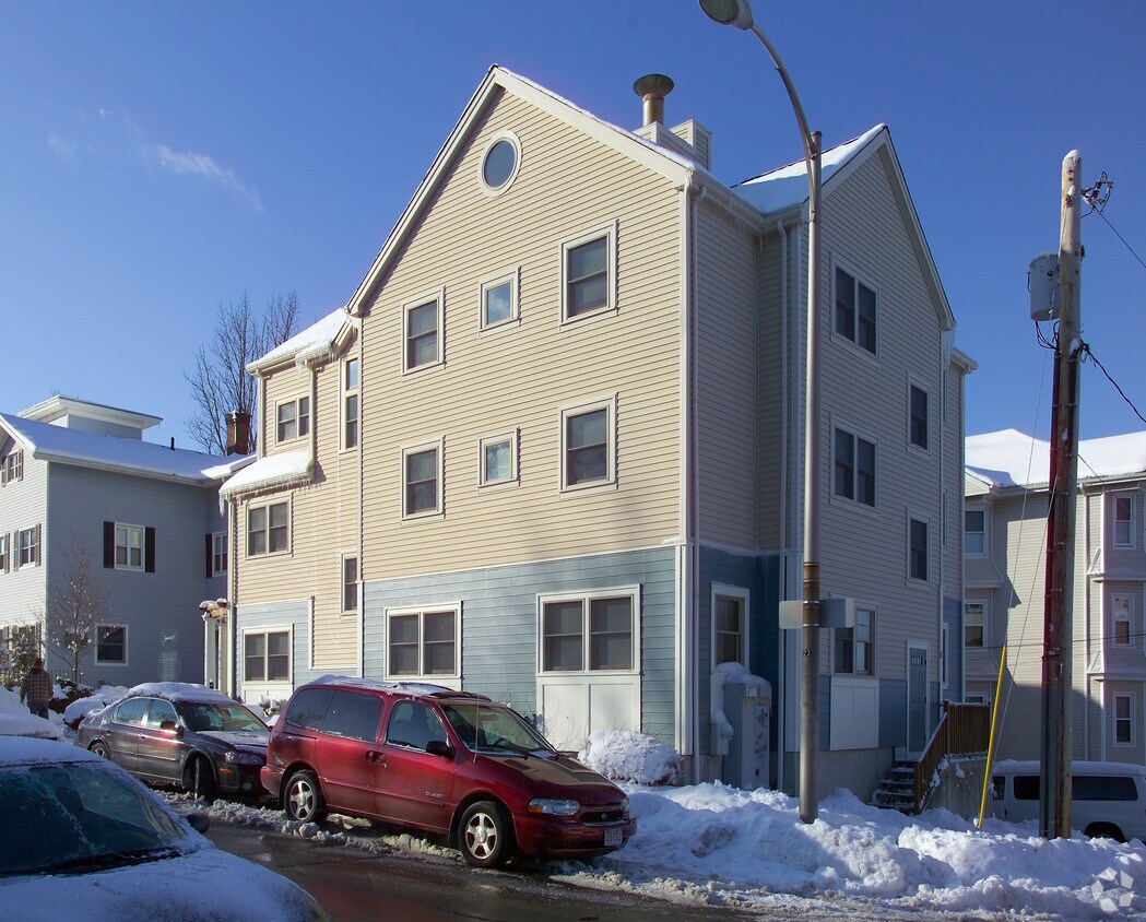 Building Photo - 542 N Main St