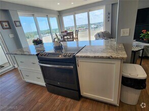 Building Photo - 4803 Sunset Ct