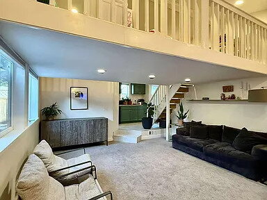 Building Photo - "Charming 1-Bedroom Oasis with 1.5 Baths in Prime Redwood City Location!"