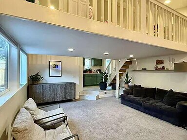 Foto del edificio - "Charming 1-Bedroom Oasis with 1.5 Baths in Prime Redwood City Location!"