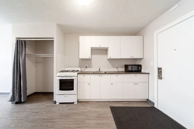 Building Photo - Kings Landing Apartments