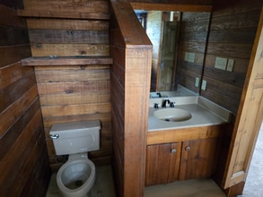 Building Photo - 115 Sandager Ave