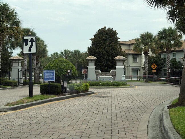 Foto del edificio - 8513 Golf Wy
