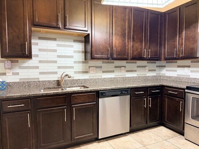 Cocina - 200 Larkin Place
