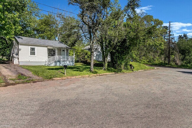 Building Photo - 2 br, 1 bath House - 2 Kentucky Drive
