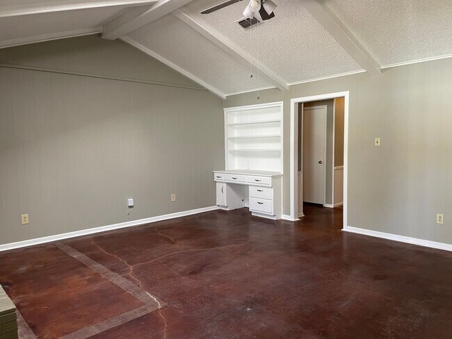Building Photo - 5512 8th Place