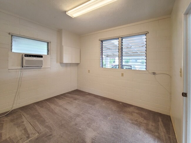 Building Photo - Ground Floor Rental in Kalihi - 1BR / 1Bath / 1Pkg