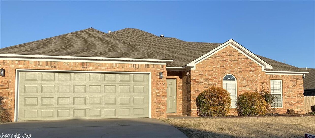 Primary Photo - 1660 Wysteria Ln